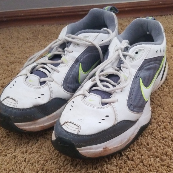 monarch tennis shoes